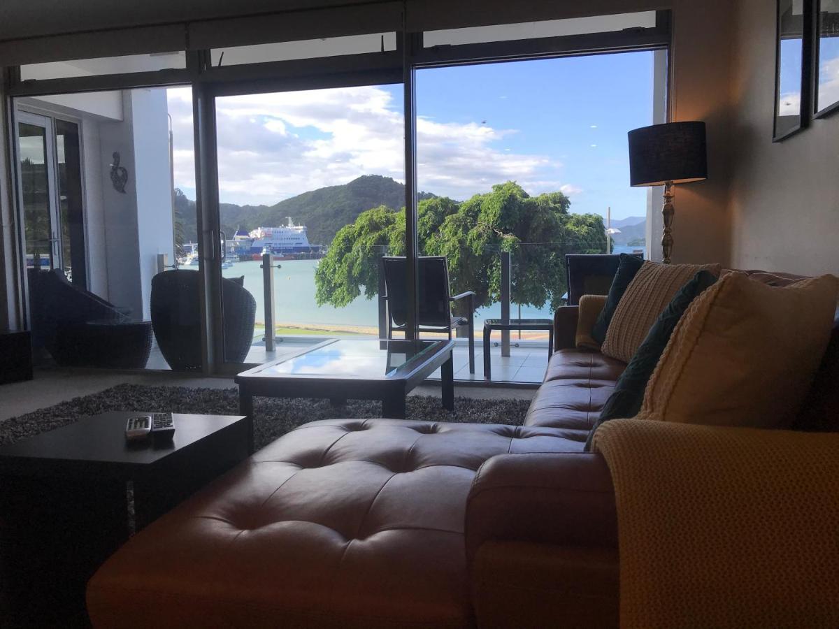 Waterfront Oxley's Luxury Apartment