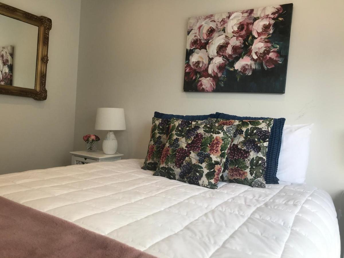 Waterfront Oxley's Luxury