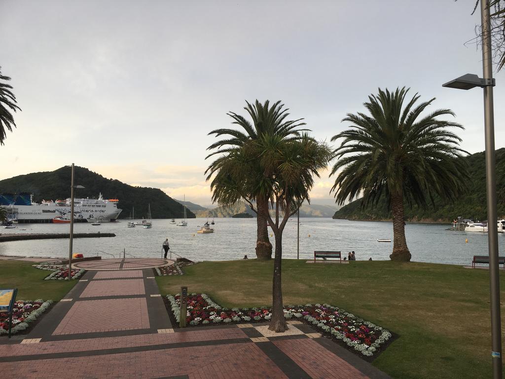 Waterfront Oxley's Luxury