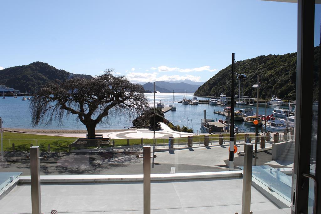 Waterfront Oxley's Luxury